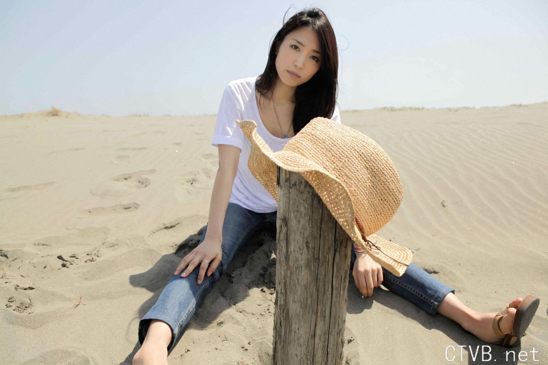 高清无水印美女壁纸上千套9000张 - 2.jpg