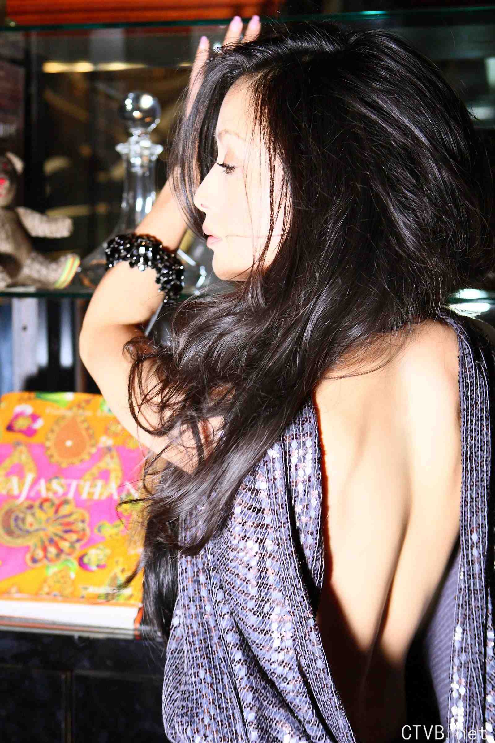 高清无水印美女壁纸上千套9000张 - 2.jpg