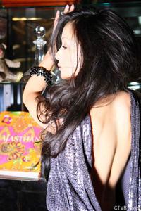 高清无水印美女壁纸上千套9000张 - 2.jpg