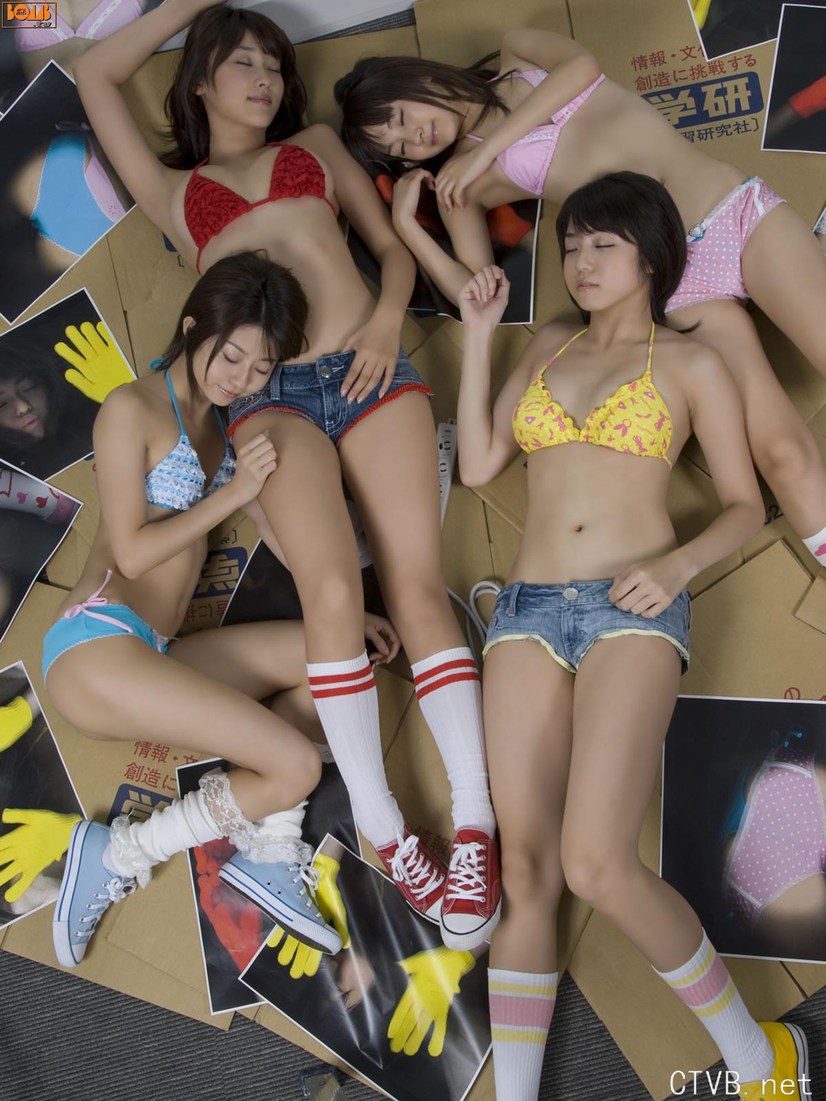 高清无水印美女壁纸上千套9000张 - 1.jpg