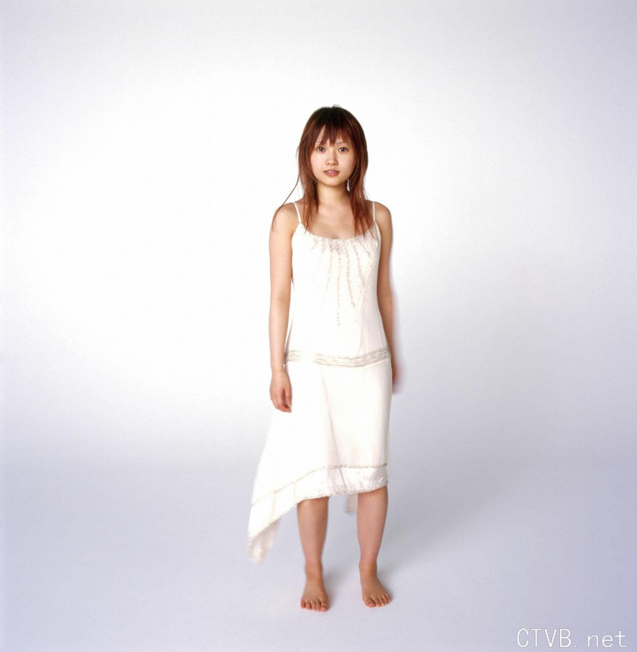 高清无水印美女壁纸上千套9000张 - 1.jpg