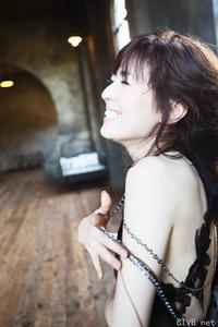 高清无水印美女壁纸上千套9000张 - 1.jpg