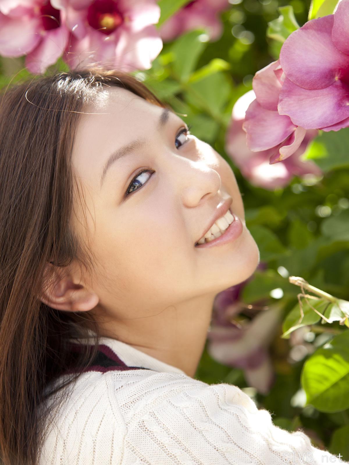 高清无水印美女壁纸上千套9000张 - 1.jpg