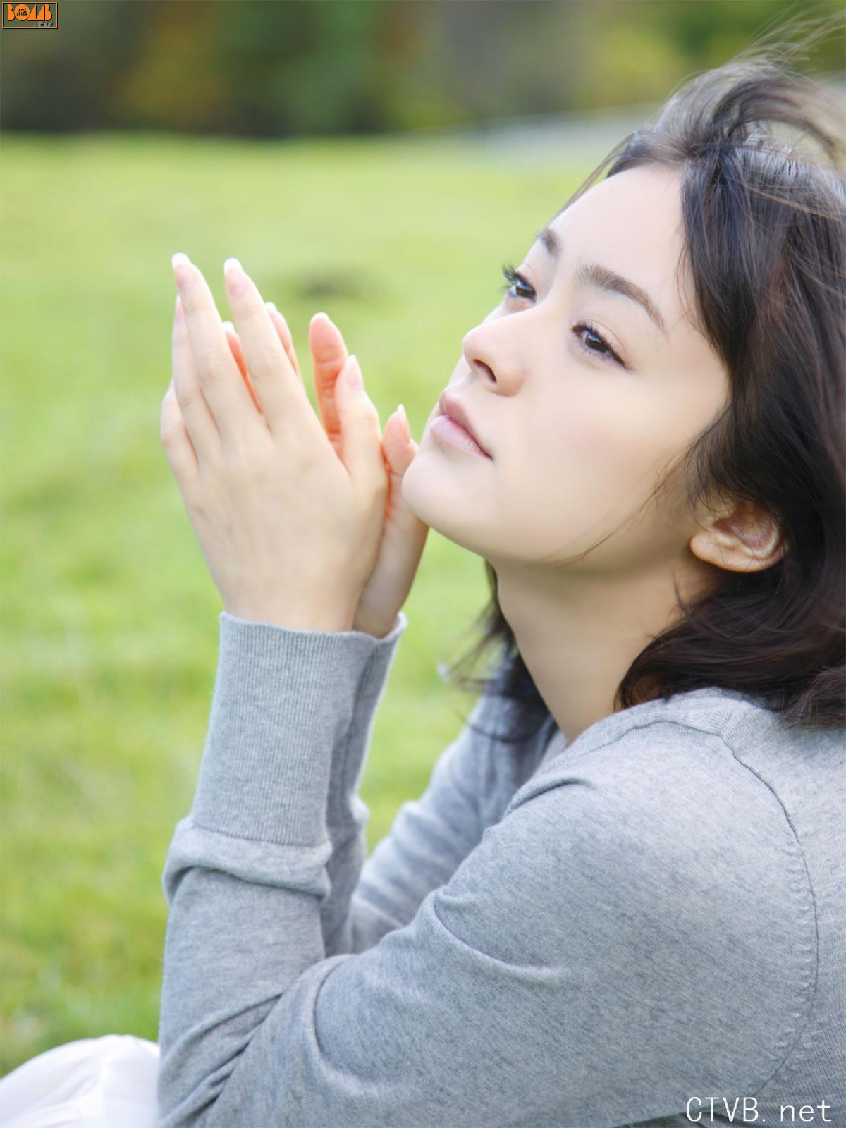 高清无水印美女壁纸上千套9000张 - 5.jpg