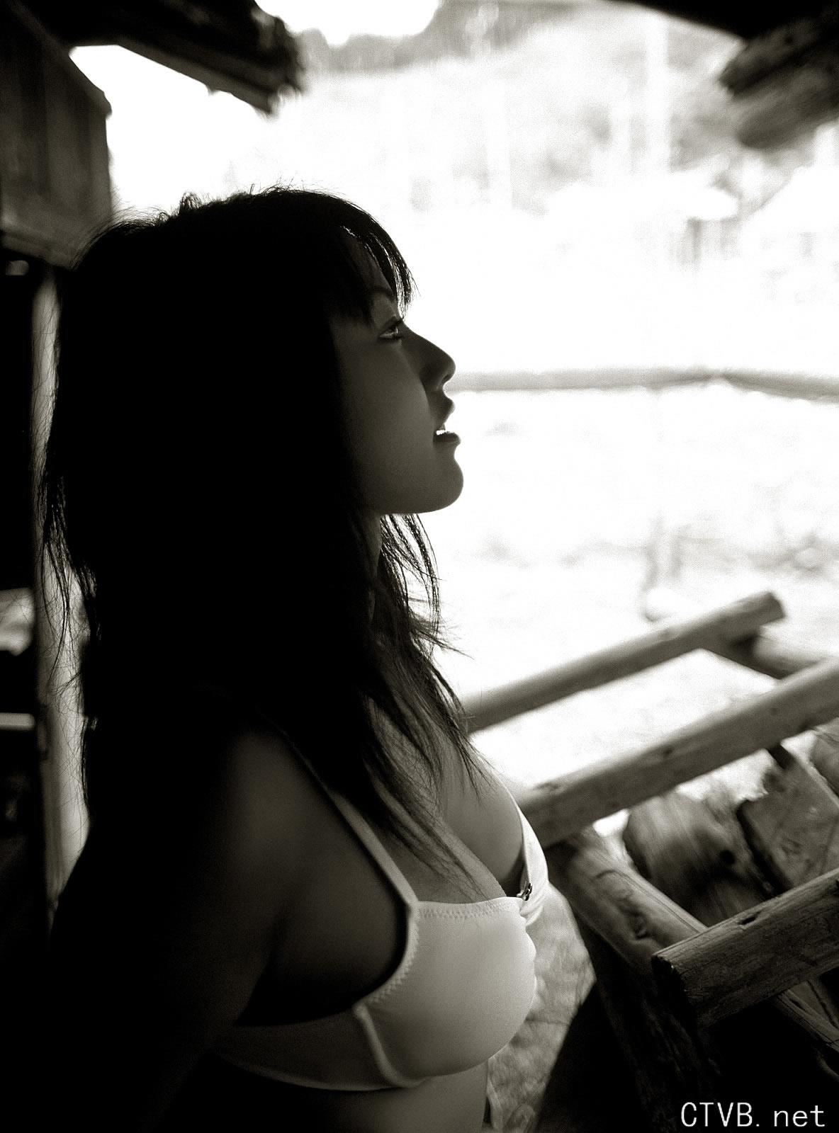 高清无水印美女壁纸上千套9000张 - 2.jpg