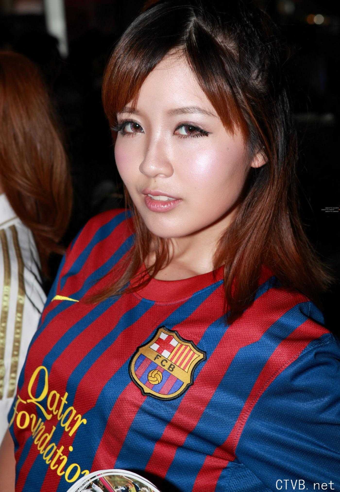 高清无水印美女壁纸上千套9000张 - 8.jpg