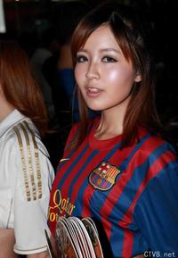 高清无水印美女壁纸上千套9000张 - 1.jpg