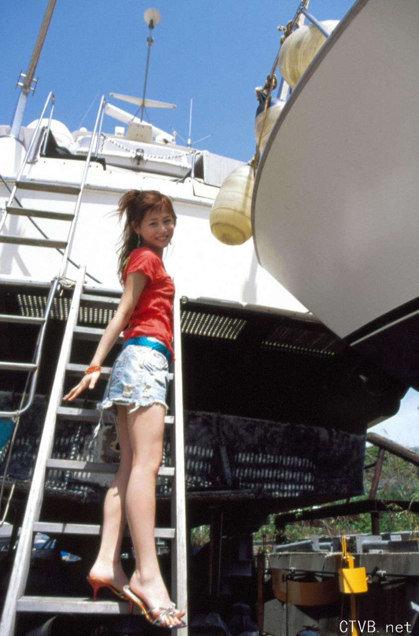 高清无水印美女壁纸上千套9000张 - 1.jpg