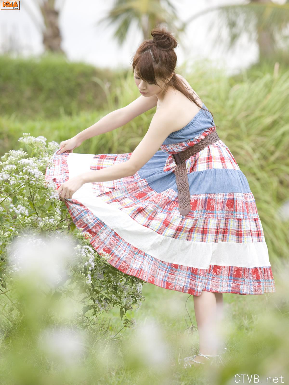 高清无水印美女壁纸上千套9000张 - 1.jpg