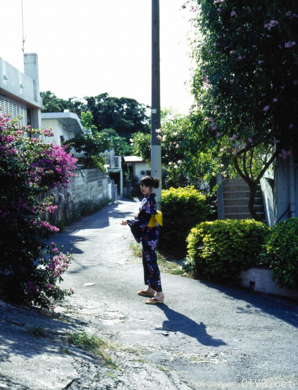 高清无水印美女壁纸上千套9000张 - 77.jpg