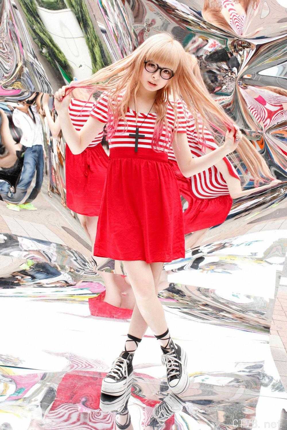 高清无水印美女壁纸上千套9000张 - 2.jpg