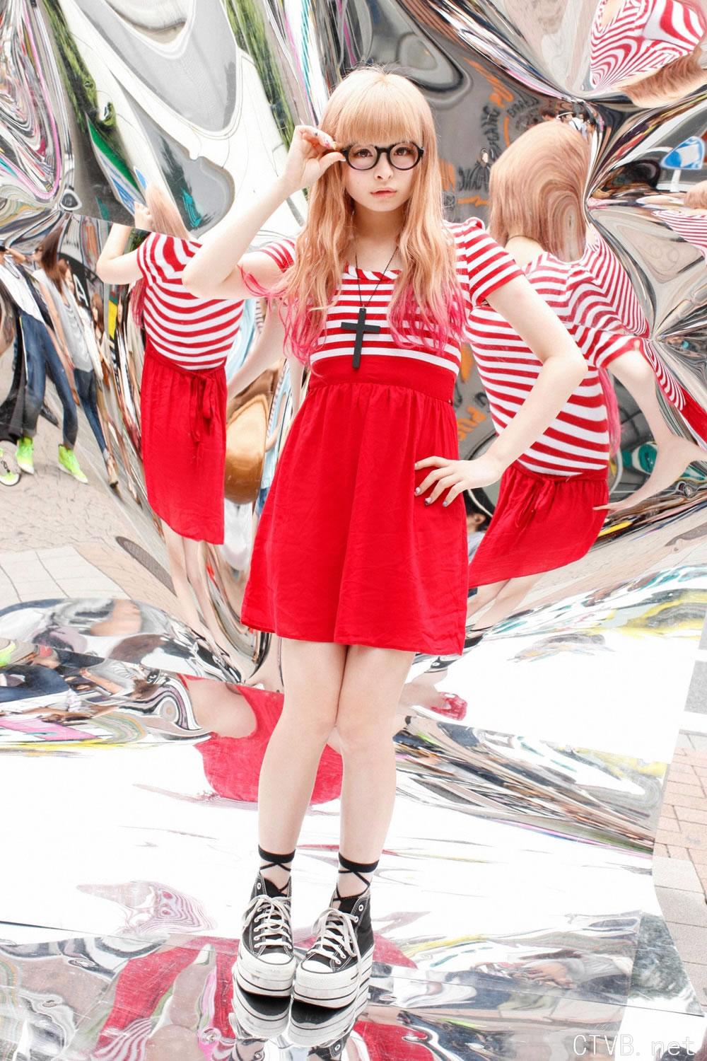 高清无水印美女壁纸上千套9000张 - 1.jpg